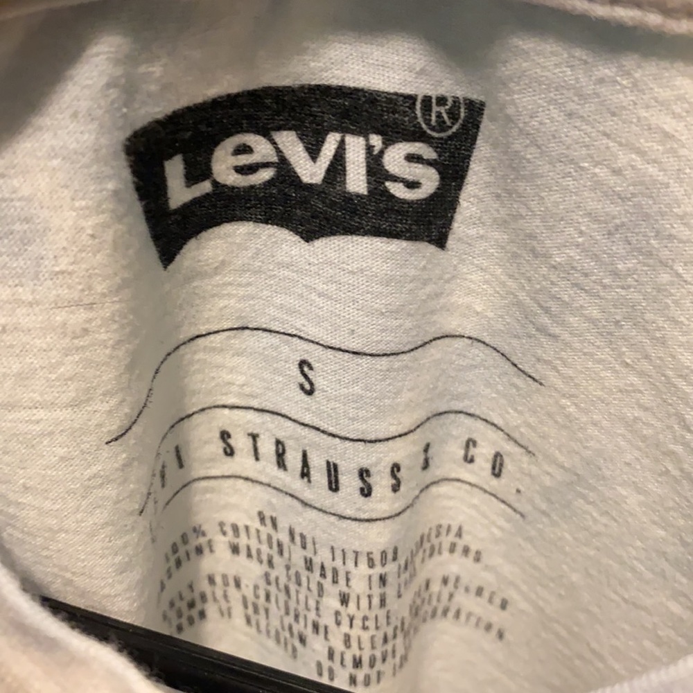 Levi’s tee - Picture 3 of 3